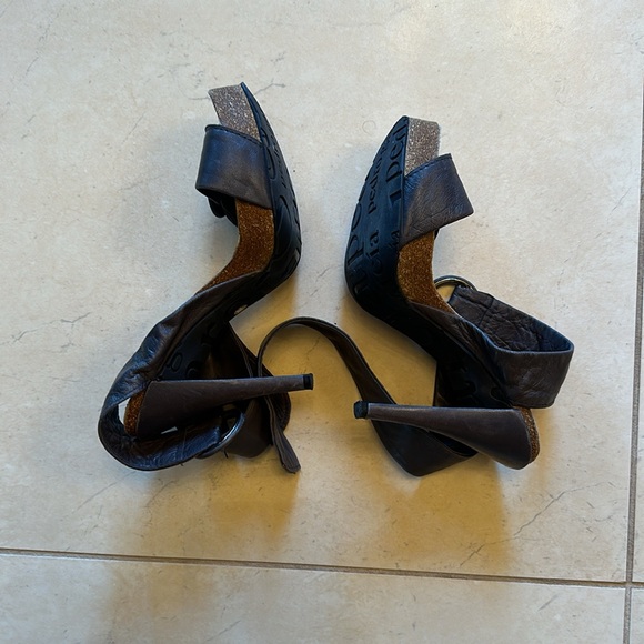 Pedro Garcia Grey Leather Heels - size 8 - Picture 6 of 10